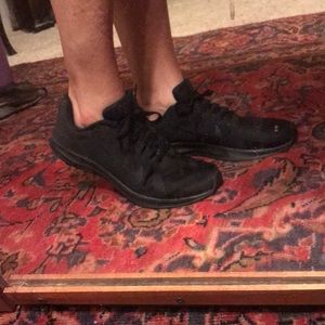 NIKE size 9 women’s Downshifter Running Shoes